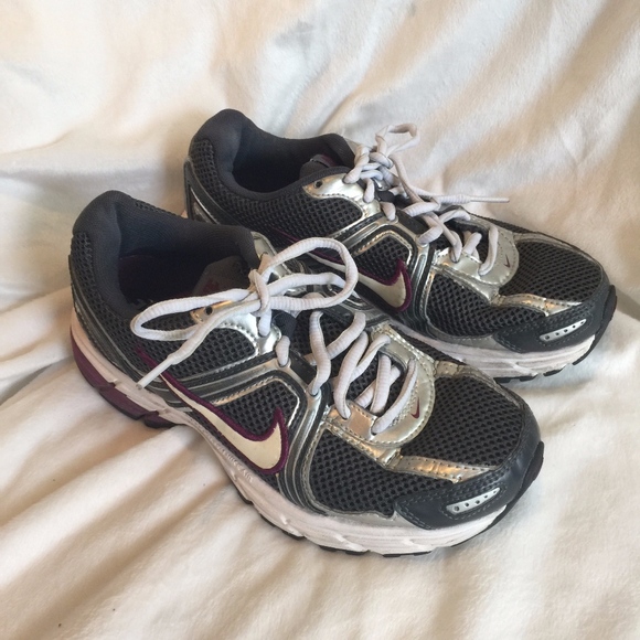 Nike Air Citius + 3 running shoes Sz 5 - Picture 2 of 6